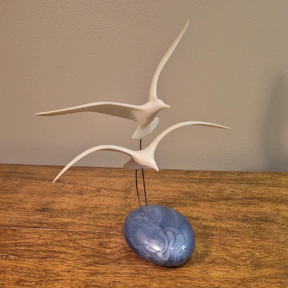 JOHN PERRY MOOON~EGG Vintage 1985 Duo Seagull Sculpture on Blue Base